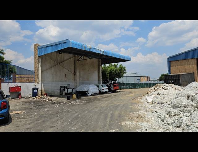 3,100M² WAREHOUSE FOR SALE IN JET PARK